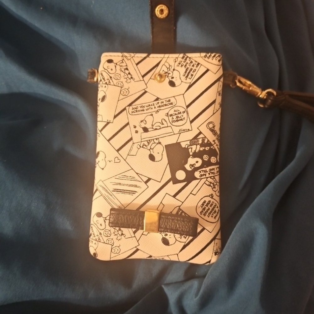 Black and White Cartoon Print ID Phone Pouch‎ Wrislet Snoopy Peanuts